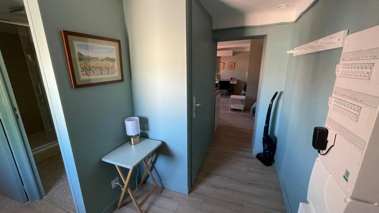 Appartement Au Cœur Du Vieux Au Calme Rénové Climatisé Confortable étage élevé Avec Ascenseur Proche Parking Et Toutes Commodités Toulon
